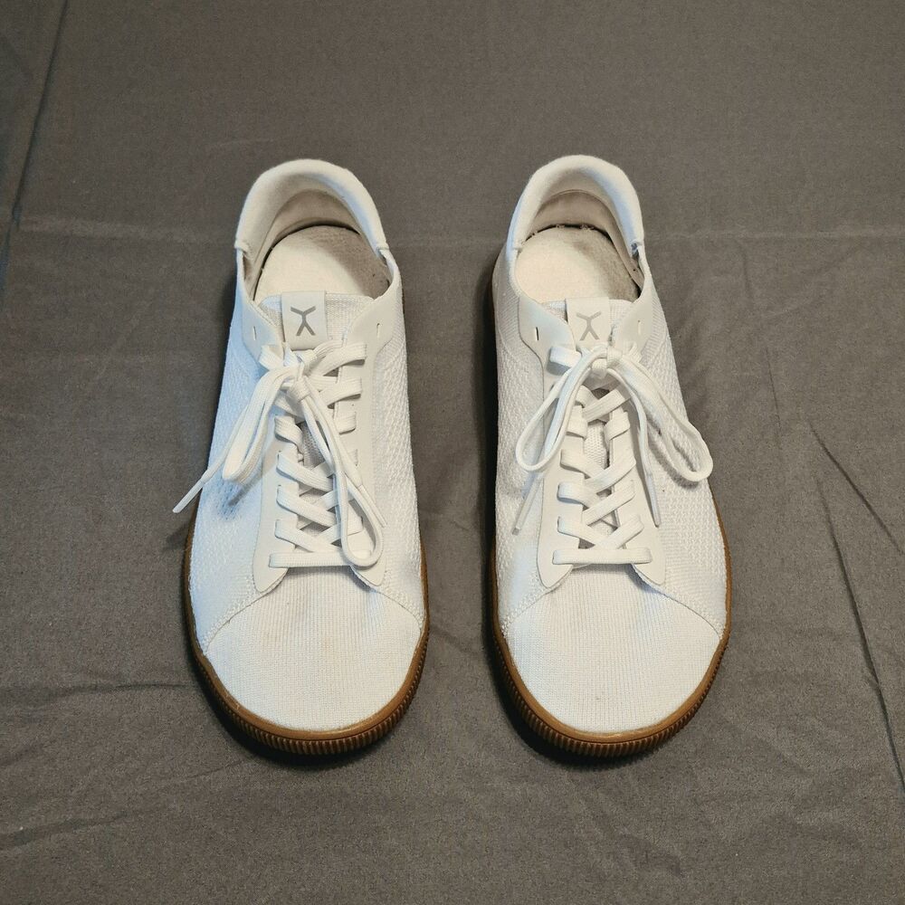 Flux Adapt Knit Trainer Women Size 9 White Gum Sole Athletic Shoes Sneakers